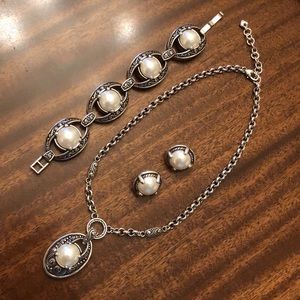 Brighton Prescott Pearl vintage necklace earrings and bracelet set